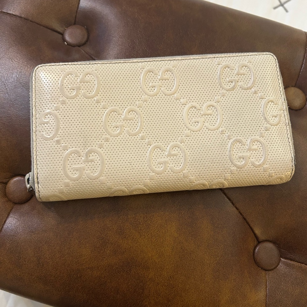 Authentic Gucci Jumbo GG embossed long zip wallet